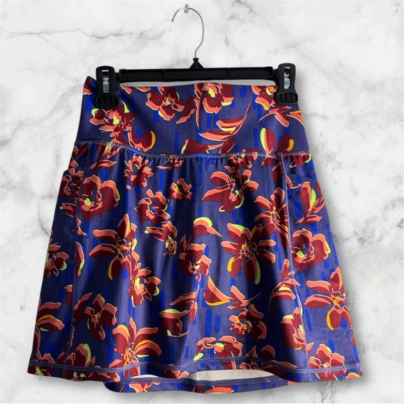 Athleta Dresses & Skirts - Athleta Salutation Stash 1/2” Skort